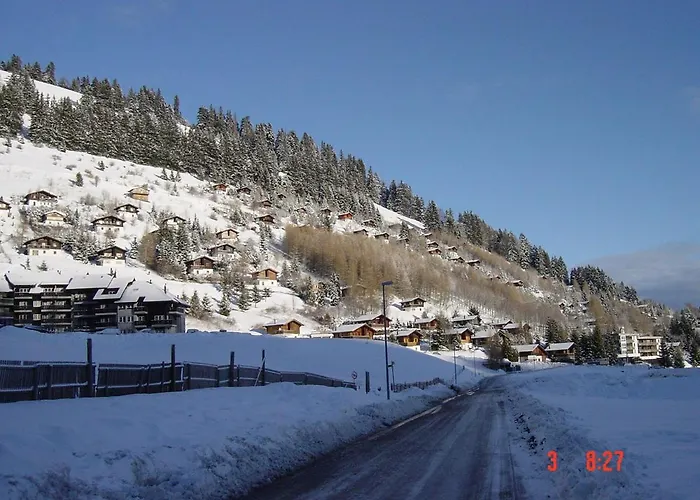 Charming Chalet With Panoramic View And Private Parking In Gruyere