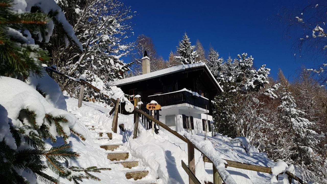 Charming With Panoramic View And Private Parking In Gruyere